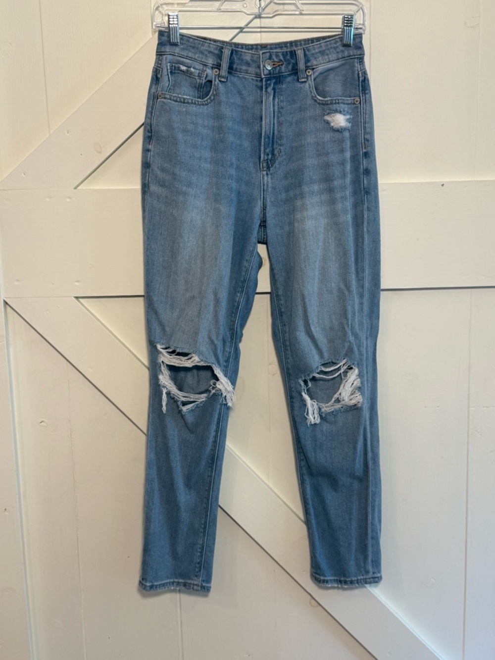American Eagle Mom Jeans Size 4 Regular Distressed Ripped Light Wash